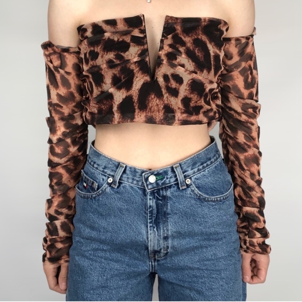 3/$15 Pretty little thing plt tan mesh leopard print v wire Bardot crop top